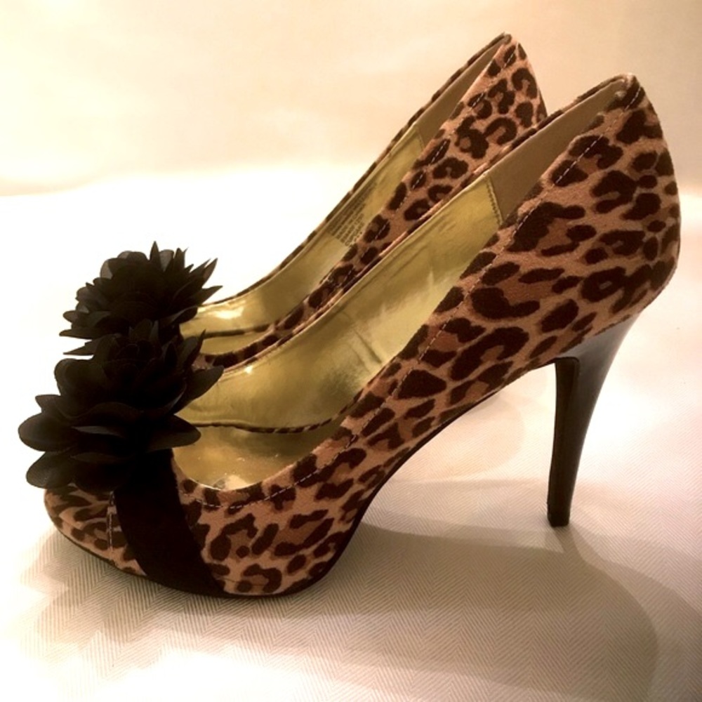 Carlos by Carlos Santana Cupcake Leopard Stiletto Heels